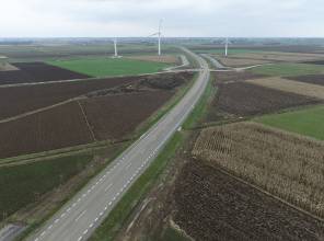 <h4><span style="font-size:14px"><strong>Inwestor:</strong> Województwo Podkarpackie - Podkarpacki Zarząd Dróg Wojewódzkich</span></h4>

<h4><span style="font-size:14px"><strong>Wykonawca:</strong> Konsorcjum firm:</span></h4>

<h4><span style="font-size:14px">- Przedsiębiorstwo Robót Drogowych Sp. z.o.o w Mielcu (Lider)</span></h4>

<h4><span style="font-size:14px">- Remost Sp. z o.o. (Partner)</span></h4>

<h4><span style="font-size:14px"><strong>Inżynier Kontraktu</strong><strong>:</strong> ZDI Sp. z o.o.</span></h4>

<h4><span style="font-size:14px"><strong>Całkowita wartość Projektu:</strong> 53 587 511,05 PLN</span></h4>

<h4><span style="font-size:14px"><strong>Wartość dofinansowania z EFRR:</strong> 42 687 964,05 PLN</span></h4>

<h4><span style="font-size:14px"><strong>Data podpisania umowy z Wykonawcą:</strong> 14.12.2020 r.</span></h4>

<h4><span style="font-size:14px"><strong>Data zakończenia robót budowlanych</strong>: 31.10.2022 r.</span></h4>

<h4><span style="font-size:14px"><strong>Okres realizacji:</strong> 2020-2022</span></h4>
