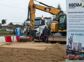 Symboliczne wbicie łopaty - zdjęcie z wydarzenia 