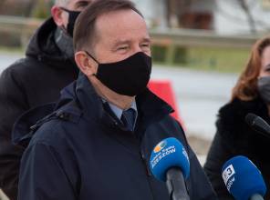 Symboliczne wbicie łopaty - zdjęcie przedstawia uczestników wydarzenia 