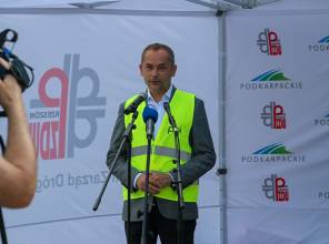 Zdjęcie przedstawia uczestników wydarzenia