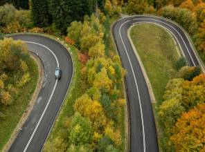 <p><strong>Tytuł projektu:</strong> Łączymy pogranicze Karpat Wschodnich / Sp&aacute;jame pohraničie V&yacute;chodn&yacute;ch Karp&aacute;t<br />
<strong>Numer projektu:</strong> PLSK.02.01-IP.01-0021/23<br />
<strong>Program: </strong>Interreg Polska-Słowacja 2021-2027<br />
<strong>Priorytet:</strong> Lepiej połączone Pogranicze<br />
<strong>Działanie: </strong>Rozw&oacute;j i udoskonalanie zr&oacute;wnoważonej, odpornej na zmiany klimatu, inteligentnej i intermodalnej mobilności na poziomie krajowym, regionalnym i lokalnym, w tym poprawa dostępu do TEN-T oraz mobilności transgranicznej<br />
<strong>Beneficjent: </strong>Wojew&oacute;dztwo Podkarpackie<br />
<strong>Partner wiodący: </strong><a href="http://www.sucpsk.sk">Spr&aacute;va a &uacute;držba ciest Pre&scaron;ovsk&eacute;ho samospr&aacute;vneho kraja</a><br />
<strong>Wydatki og&oacute;łem:</strong> 4 982 466,77 EUR<br />
<strong>Dofinansowanie UE: </strong>3 948 156,37 EUR<br />
<strong>Data rozpoczęcia: </strong>2024-04-01<br />
<strong>Data zakończenia:</strong> 2026-03-31</p>
