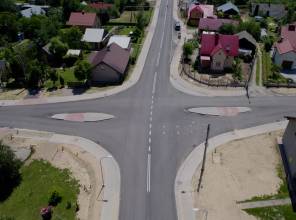 <h4><span style="font-size:14px"><strong>Inwestor:</strong> Województwo Podkarpackie - Podkarpacki Zarząd Dróg Wojewódzkich</span></h4>

<h4><span style="font-size:14px"><strong>Wykonawca:</strong> Przedsiębiorstwo Drogowo-Mostowe S.A.</span></h4>

<h4><span style="font-size:14px"><strong>Inżynier Kontraktu:</strong> PROKOM Construction Sp. z o.o.</span></h4>

<h4><span style="font-size:14px"><strong>Całkowita wartość Projektu:</strong> 36 732 498,31 PLN</span></h4>

<h4><span style="font-size:14px"><strong>Wartość dofinansowania z EFRR:</strong> 29 292 480,42 PLN</span></h4>

<h4><span style="font-size:14px"><strong>Data podpisania umowy z Wykonawcą:</strong> 21.12.2018 r.</span></h4>

<h4><span style="font-size:14px"><strong>Data zakończenia robót budowlanych:</strong> 30.06.2022 r.</span></h4>

<h4><span style="font-size:14px"><strong>Okres realizacji:</strong> 2018-2022</span></h4>
