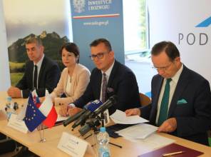 Zdjęcie przedstawia uczestników wydarzenia