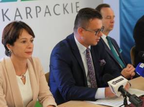 Zdjęcie przedstawia uczestników wydarzenia