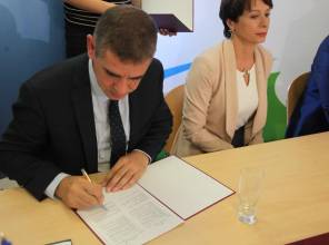 Zdjęcie przedstawia uczestników wydarzenia