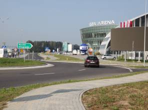 Zdjęcie przedstawia fragment nowo wybudowanej drogi
