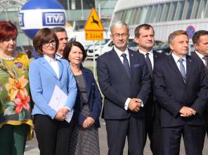 Zdjęcie przedstawia uczestników wydarzenia