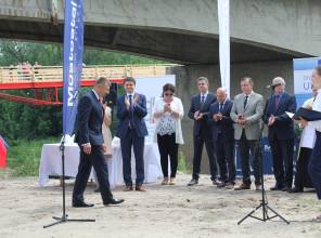 Zdjęcie przedstawia uczestników wydarzenia