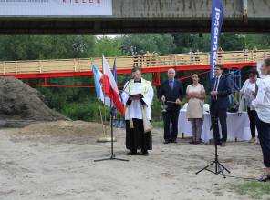 Zdjęcie przedstawia uczestników wydarzenia