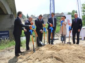 Zdjęcie przedstawia uczestników wydarzenia