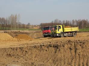 Zdjęcie przedstawia prace budowlane przy realizacji inwestycji