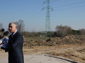 Symboliczne rozpoczęcie budowy - zdjęcie przedstawia uczestnika wydarzenia