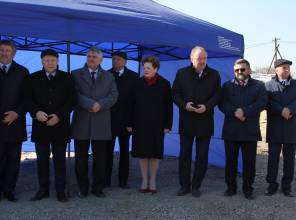 Symboliczne rozpoczęcie budowy - zdjęcie przedstawia uczestników wydarzenia