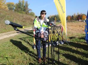 Symboliczne rozpoczęcie budowy - zdjęcie przedstawia uczestnika wydarzenia