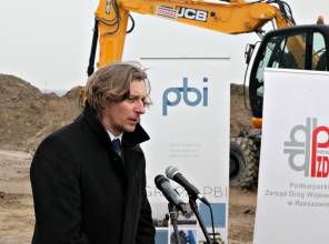 Zdjęcie przedstawia uczestnika wydarzenia