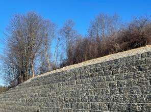 <p><strong>Tytuł projektu:</strong> Od Beskidu Niskiego po Solinę/Od Nizkych Beskid Po Solinu<br />
<strong>Numer projektu:</strong> PLSK.01.01-IP.01-0002/23<br />
<strong>Program: </strong>Interreg Polska-Słowacja 2021-2027<br />
<strong>Priorytet:</strong> Przyjazne naturze i bezpieczne Pogranicze<br />
<strong>Działanie: </strong>Wspieranie przystosowania się do zmiany klimatu i zapobiegania ryzyku związanemu z klęskami żywiołowymi i katastrofami, odporności, z uwzględnieniem podejścia ekosystemowego<br />
<strong>Beneficjent: </strong>Województwo Podkarpackie<br />
<strong>Partner: </strong><a href="http://www.sucpsk.sk">Správa a údržba ciest Prešovského samosprávneho kraja</a><br />
<strong>Wydatki ogółem:</strong> <span style="font-family:"Arial",sans-serif; font-size:11.0pt">1 307 775,51 EUR </span><br />
<strong>Dofinansowanie UE: </strong> <span style="font-family:"Arial",sans-serif; font-size:11.0pt">637 461,36 </span>EUR<br />
<strong>Data rozpoczęcia: </strong>2024-01-01<br />
<strong>Data zakończenia:</strong> 2025-12-31</p>
