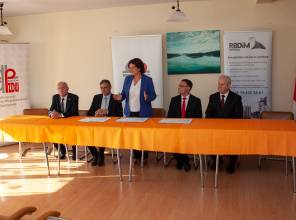 Zdjęcie przedstawia uczestników wydarzenia