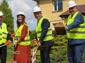 Zdjęcie przedstawia uczestników wydarzenia