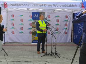 Zdjęcie przedstawia uczestników wydarzenia