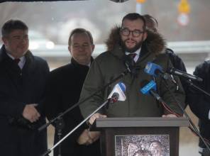 Symboliczne otwarcie drogi - zdjęcie przedstawia uczestników wydarzenia