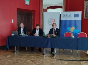 Zdjęcie przedstawia uczestników wydarzenia