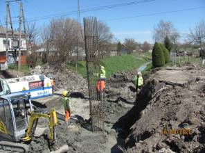 Zdjęcie przedstawia prace budowlane przy realizacji inwestycji