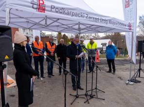Symboliczne rozpoczęcie budowy - zdjęcie przedstawia uczestników wydarzenia