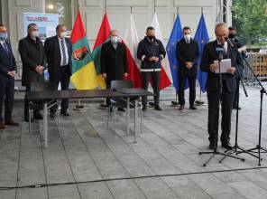 Zdjęcie przedstawia uczestników wydarzenia