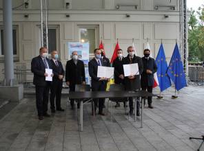 Zdjęcie przedstawia uczestników wydarzenia