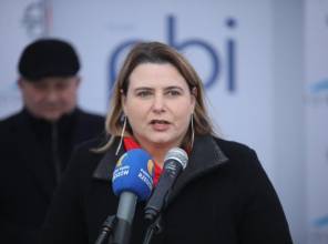 Symboliczne otwarcie drogi - zdjęcie przedstawia uczestników wydarzenia