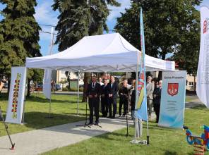 Zdjęcie przedstawia uczestników wydarzenia