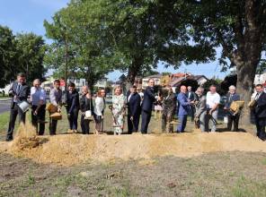 Zdjęcie przedstawia uczestników wydarzenia