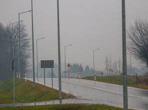 Zdjęcie przedstawia fragment nowo wybudowanej drogi