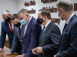 Zdjęcie przedstawia uczestników wydarzenia