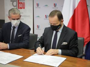 Zdjęcie przedstawia uczestników wydarzenia