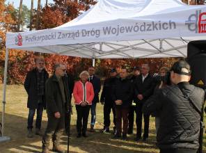 Zdjęcie przedstawia uczestników wydarzenia