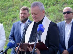 Zdjęcie przedstawia uczestników wydarzenia