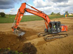 Zdjęcie przedstawia prace budowlane przy realizacji inwestycji