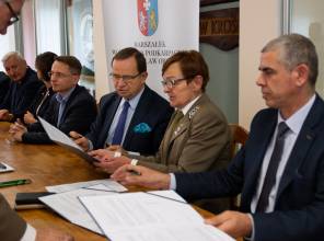 Zdjęcie przedstawia uczestników wydarzenia