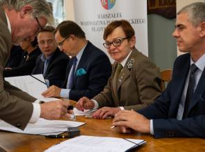 Zdjęcie przedstawia uczestników wydarzenia