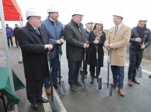 Zdjęcie przedstawia uczestników wydarzenia