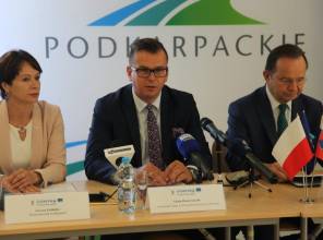 Zdjęcie przedstawia uczestników wydarzenia