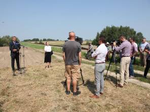 Zdjęcie przedstawia uczestników wydarzenia