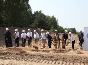 Zdjęcie przedstawia uczestników wydarzenia