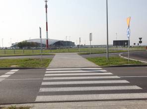 Zdjęcie przedstawia fragment nowo wybudowanej drogi