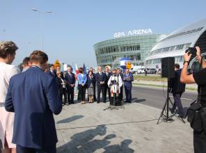 Zdjęcie przedstawia uczestników wydarzenia