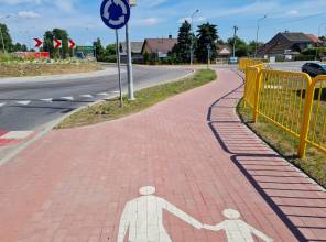 <h4> </h4>

<h4><span style="font-size:14px"><strong>Inwestor:</strong> Województwo Podkarpackie - Podkarpacki Zarząd Dróg Wojewódzkich</span></h4>

<h4><span style="font-size:14px"><strong>Wykonawca:</strong> Przedsiębiorstwo Budowy Dróg i Mostów Sp. z o.o. </span></h4>

<h4><span style="font-size:14px"><strong>Całkowita wartość Projektu:</strong> 9 547 929,77 PLN</span></h4>

<h4><span style="font-size:14px"><strong>Wartość dofinansowania z EFRR:</strong> 7 962 332,30 PLN</span></h4>

<h4><span style="font-size:14px"><strong>Data podpisania umowy z Wykonawcą:</strong> 02.03.2017 r.</span></h4>

<h4><span style="font-size:14px"><strong>Data zakończenia robót budowlanych:</strong> 23.10.2020 r.</span></h4>

<h4><span style="font-size:14px"><strong>Okres realizacji:</strong> 2017-2020</span></h4>

<h4> </h4>
