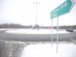 Zdjęcie przedstawia fragment nowo wybudowanej drogi