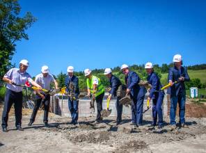 Zdjęcie przedstawia uczestników wydarzenia